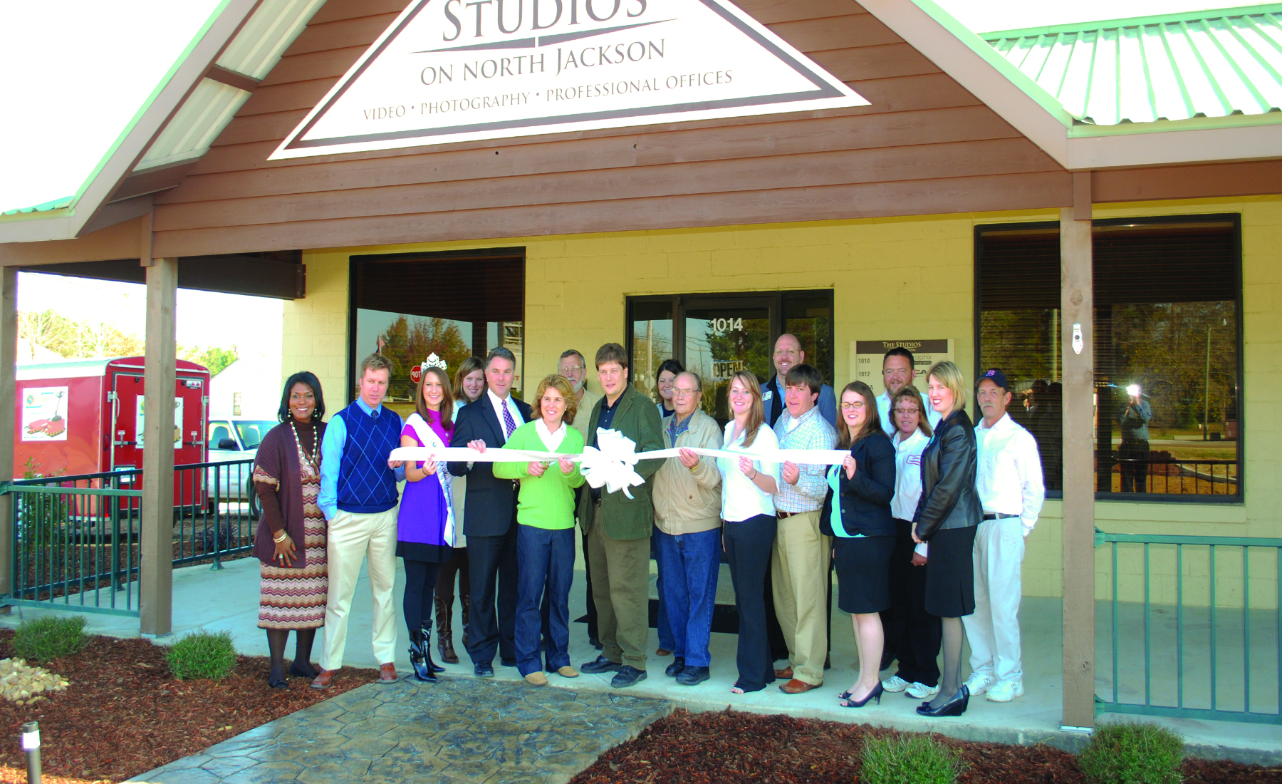 Studios on North Jackson: Ribbon Cutting